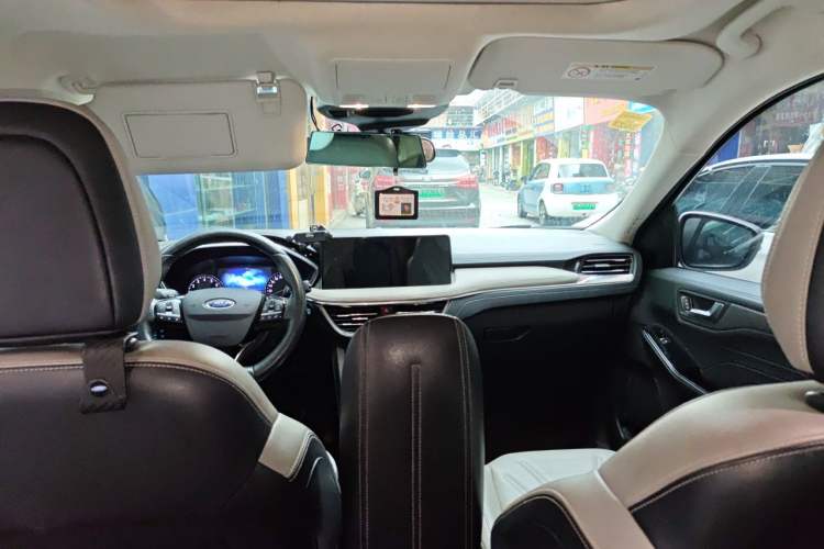 Used Ford Escape 2020 EcoBoost 245 Two-Wheel-Drive Titanium Edition Headliner