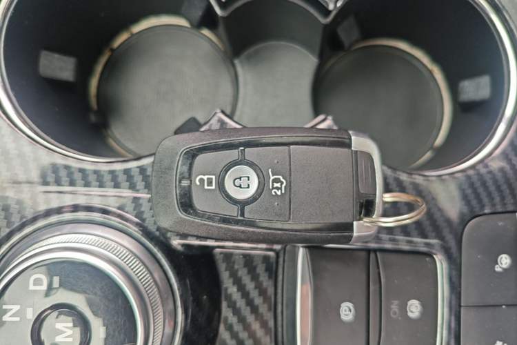 Used Ford Escape 2020 EcoBoost 245 Four-Wheel Drive ST-LINE Deluxe Edition Interior 1