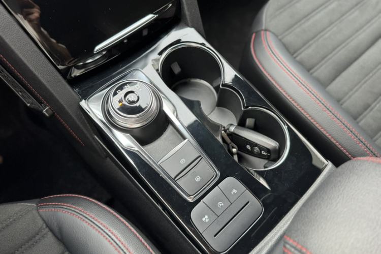 Used Ford Escape 2020 EcoBoost 245 Four-Wheel Drive ST-LINE Deluxe Edition Interior 1