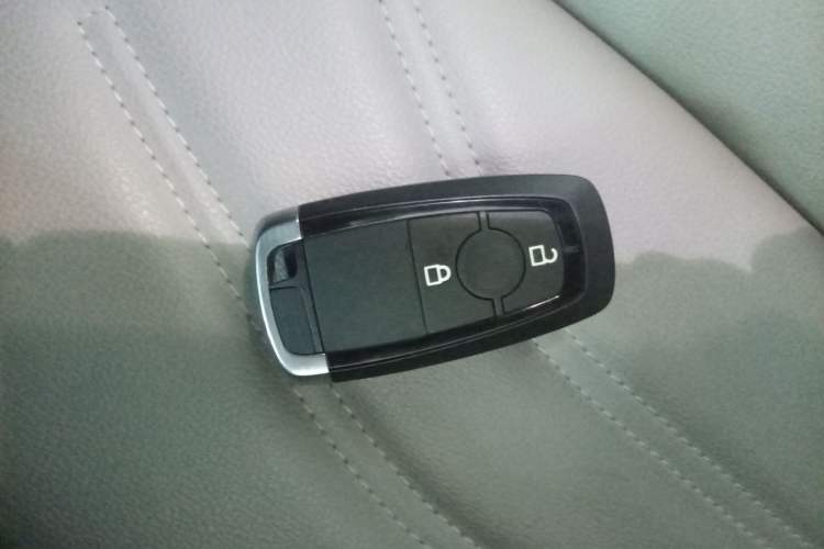 Used Ford Escape 2020 EcoBoost 245 Two-Wheel-Drive Comfort Edition Interior 1