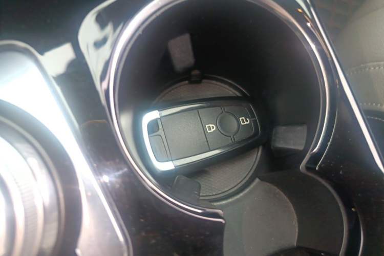 Used Ford Escape 2020 EcoBoost 245 Two-Wheel-Drive Comfort Edition Interior 1