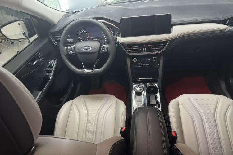 Used Ford Escape 2020 EcoBoost 245 Four-Wheel Drive Titanium Edition Interior 1