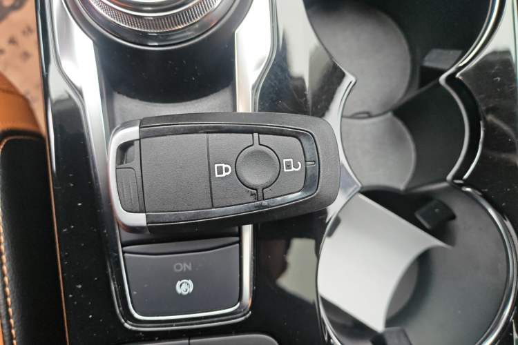 Used Ford Escape 2020 EcoBoost 245 Two-Wheel-Drive Titanium Edition Interior 1