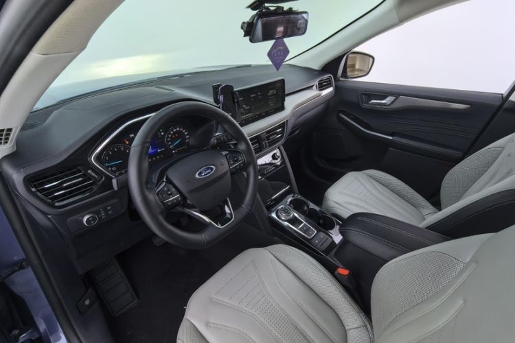 Used Ford Escape 2020 EcoBoost 245 Two-Wheel-Drive Titanium Edition Interior 1