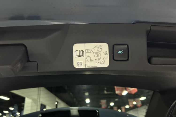 Used Ford Escape 2020 EcoBoost 245 Four-Wheel Drive Luxury Edition Interior 1
