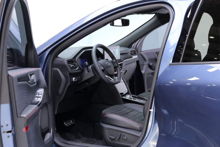 Used Ford Escape 2020 EcoBoost 245 Four-Wheel Drive ST-LINE Deluxe Edition Interior 1