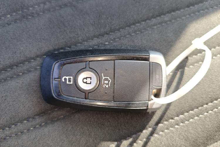 Used Ford Escape 2020 EcoBoost 245 Four-Wheel Drive ST-LINE Deluxe Edition Interior 1
