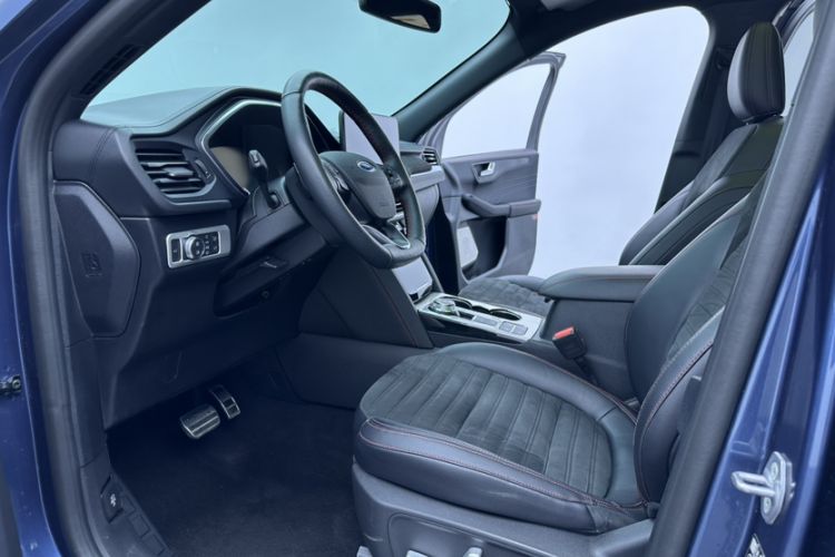 Used Ford Escape 2020 EcoBoost 245 Four-Wheel Drive ST-LINE Deluxe Edition Interior 1