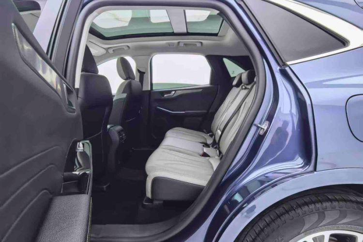 Used Ford Escape 2020 EcoBoost 245 Four-Wheel Drive Luxury Edition Interior 10