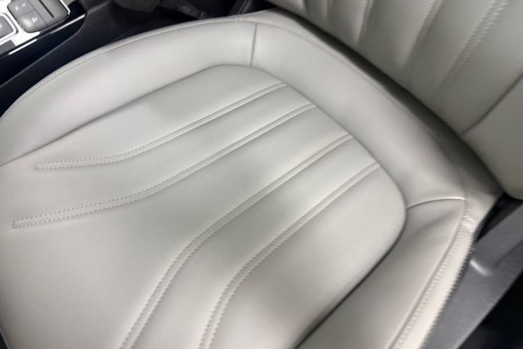 Used Ford Escape 2020 EcoBoost 245 Two-Wheel-Drive Comfort Edition Interior 10