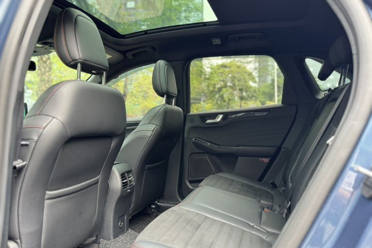 Used Ford Escape 2020 EcoBoost 245 Four-Wheel Drive ST-LINE Deluxe Edition Interior 11