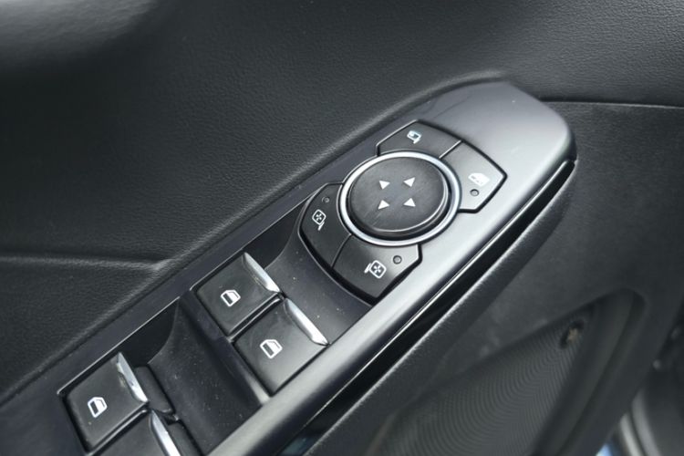 Used Ford Escape 2020 EcoBoost 245 Four-Wheel Drive ST-LINE Deluxe Edition Interior 11