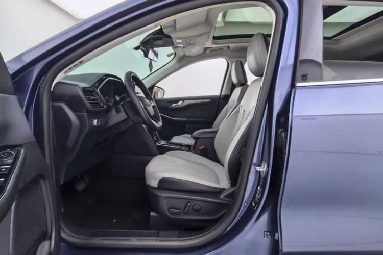 Used Ford Escape 2020 EcoBoost 245 Two-Wheel-Drive Titanium Edition Interior 11