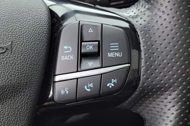 Used Ford Escape 2020 EcoBoost 245 Four-Wheel Drive Titanium Edition Interior 12