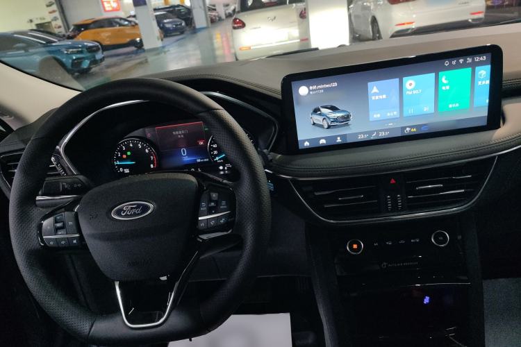 Used Ford Escape 2020 EcoBoost 245 Two-Wheel-Drive Titanium Edition Interior 2