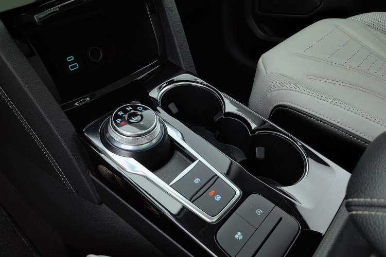 Used Ford Escape 2020 EcoBoost 245 Four-Wheel Drive Titanium Edition Interior 2