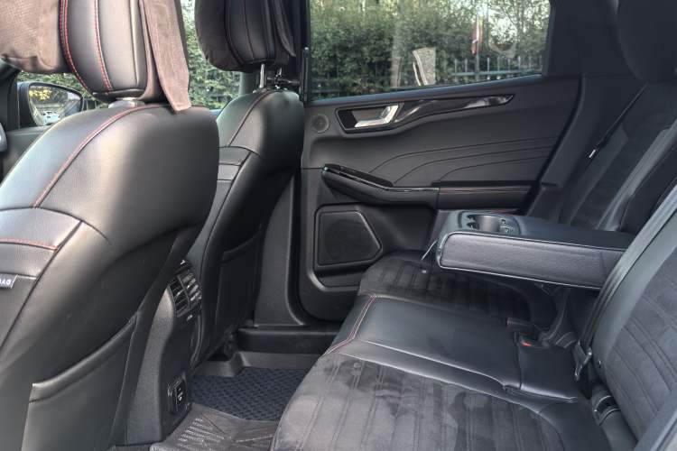Used Ford Escape 2020 EcoBoost 245 Four-Wheel Drive ST-LINE Deluxe Edition Interior 2