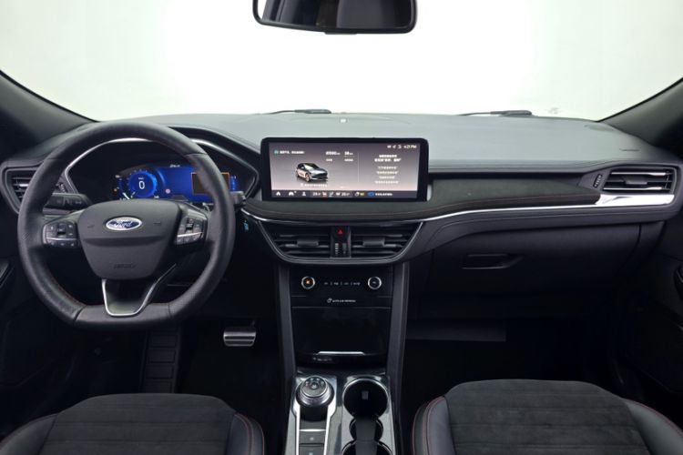 Used Ford Escape 2020 EcoBoost 245 Four-Wheel Drive ST-LINE Deluxe Edition Interior 2