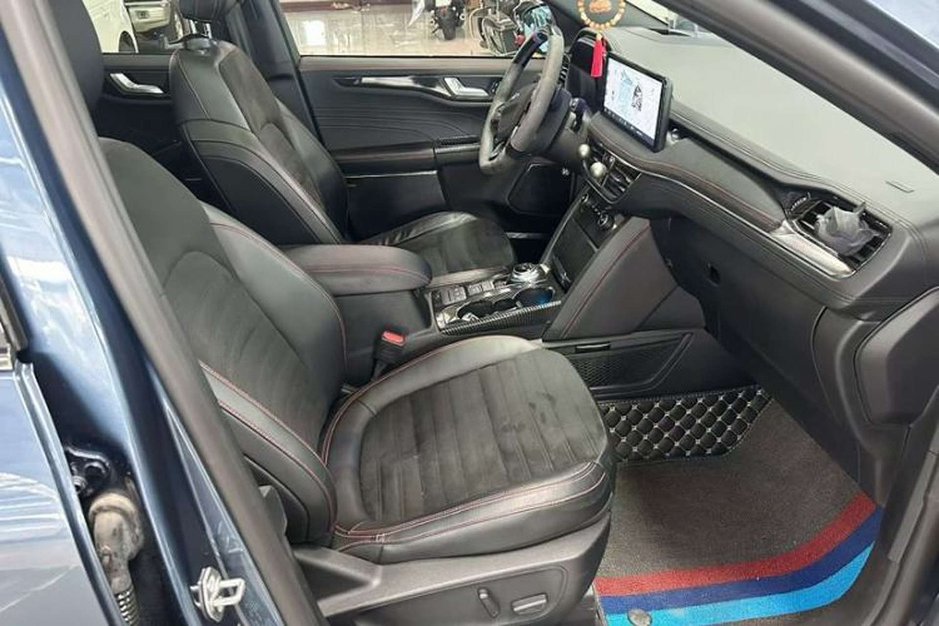 Used Ford Escape 2020 EcoBoost 245 Four-Wheel Drive ST-LINE Deluxe Edition Interior 2