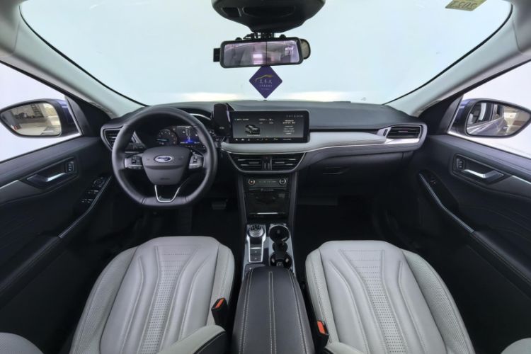 Used Ford Escape 2020 EcoBoost 245 Two-Wheel-Drive Titanium Edition Interior 2