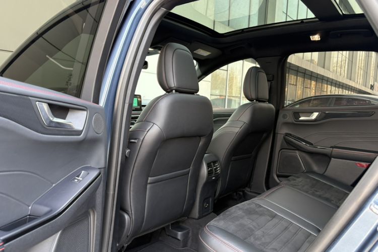 Used Ford Escape 2020 EcoBoost 245 Four-Wheel Drive ST-LINE Deluxe Edition Interior 2