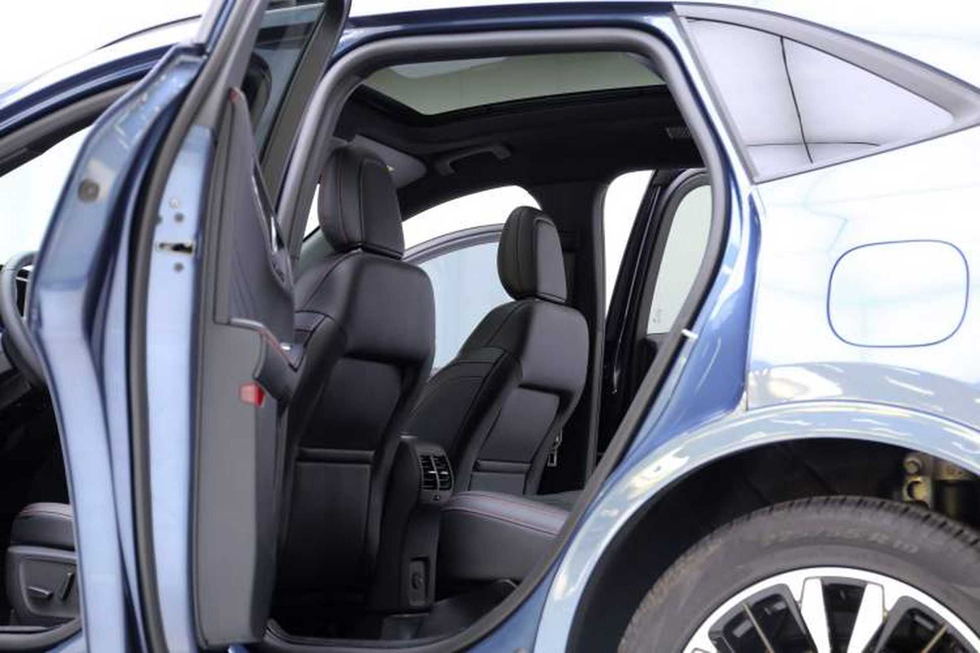 Used Ford Escape 2020 EcoBoost 245 Four-Wheel Drive ST-LINE Deluxe Edition Interior 2