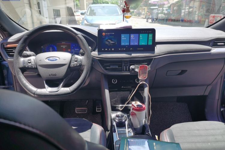 Used Ford Escape 2020 EcoBoost 245 Four-Wheel Drive ST-LINE Deluxe Edition Interior 2