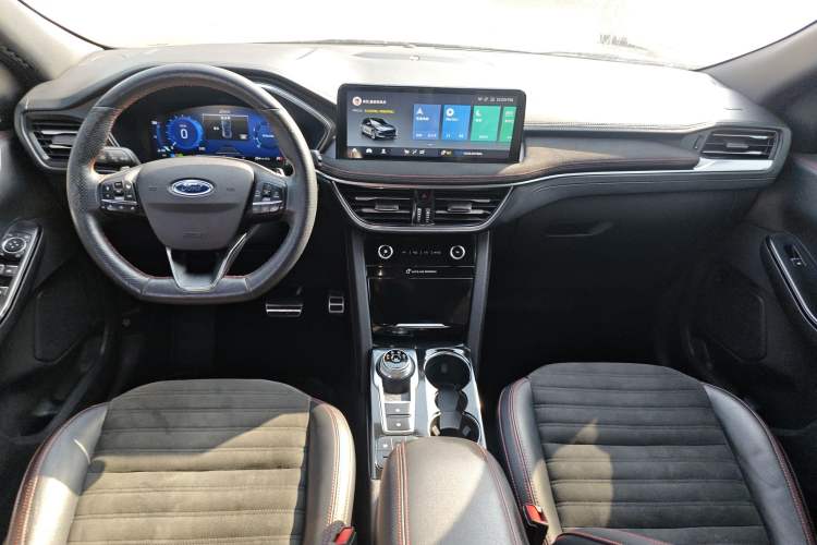 Used Ford Escape 2020 EcoBoost 245 Four-Wheel Drive ST-LINE Deluxe Edition Interior 2