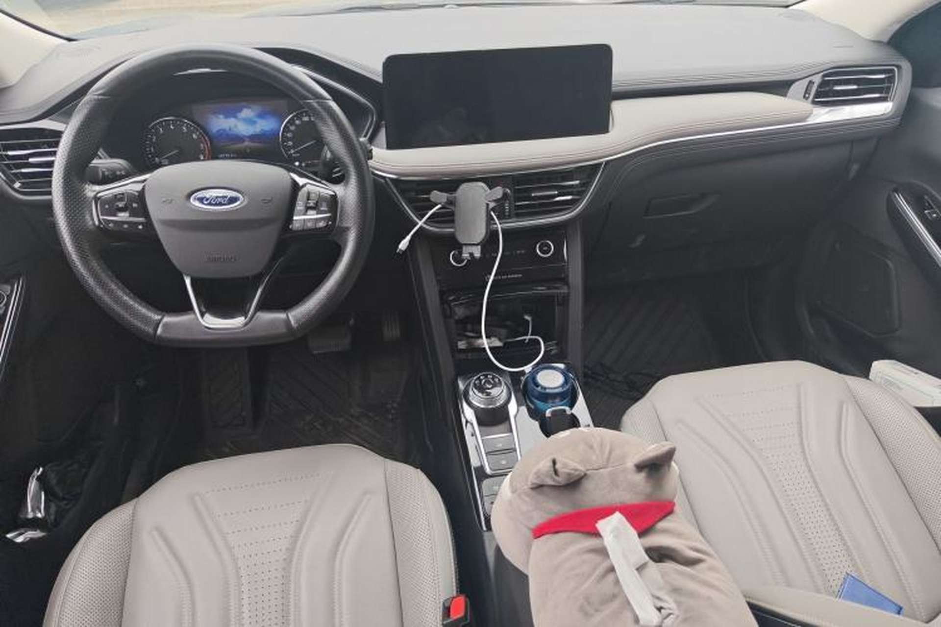 Used Ford Escape 2020 EcoBoost 245 Two-Wheel-Drive Titanium Edition Interior 2