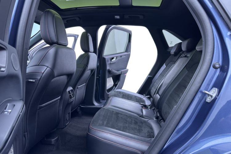 Used Ford Escape 2020 EcoBoost 245 Four-Wheel Drive ST-LINE Deluxe Edition Interior 2