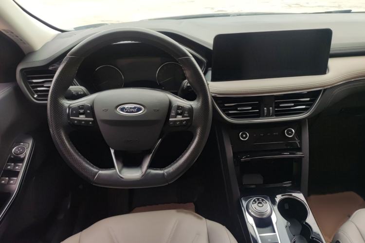 Used Ford Escape 2020 EcoBoost 245 Two-Wheel-Drive Comfort Edition Interior 3