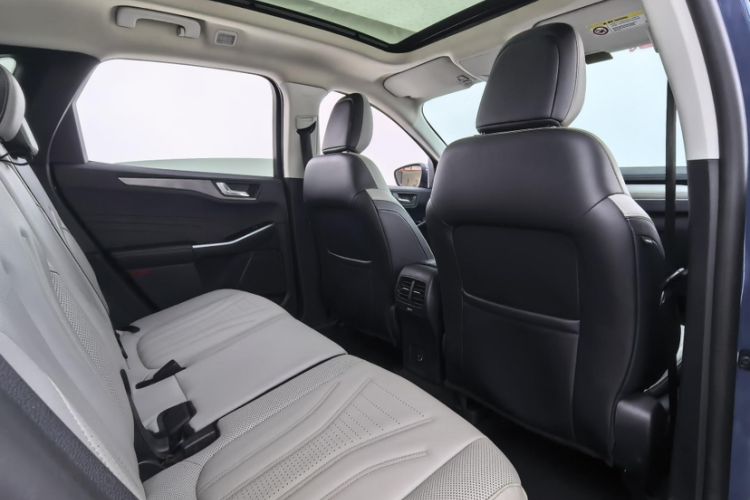 Used Ford Escape 2020 EcoBoost 245 Two-Wheel-Drive Titanium Edition Interior 3