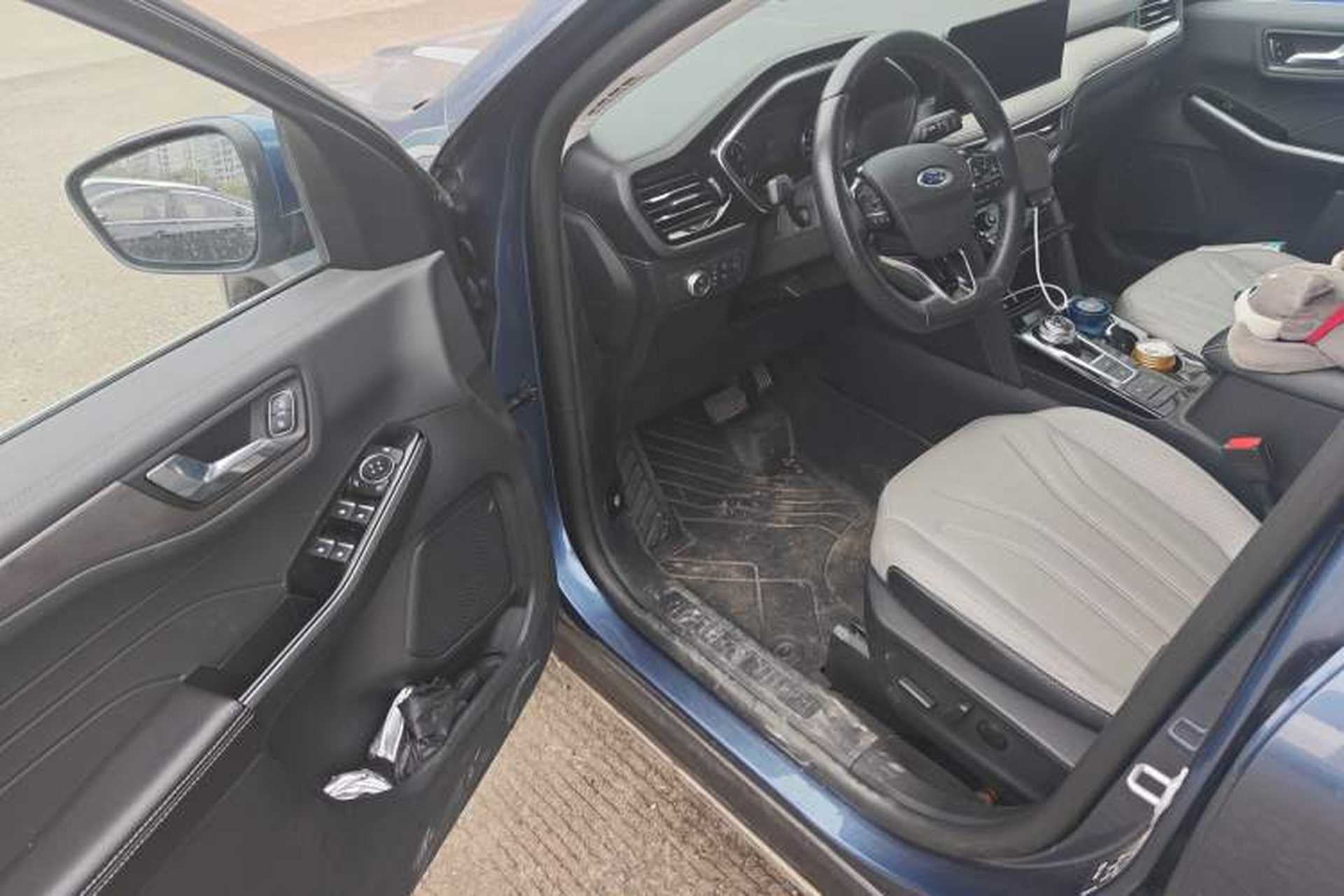 Used Ford Escape 2020 EcoBoost 245 Two-Wheel-Drive Titanium Edition Interior 3