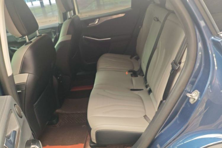 Used Ford Escape 2020 EcoBoost 245 Two-Wheel-Drive Titanium Edition Interior 4