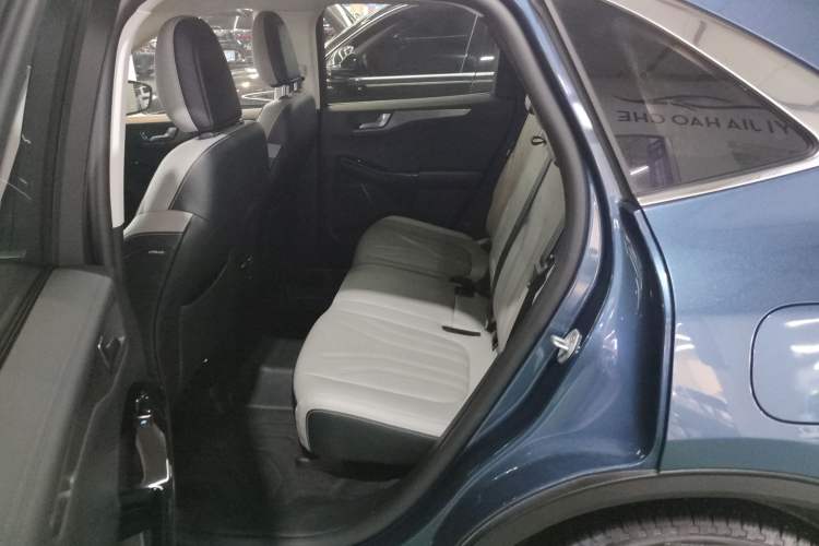 Used Ford Escape 2020 EcoBoost 245 Two-Wheel-Drive Titanium Edition Interior 4