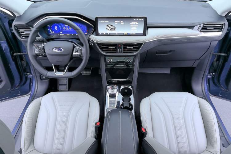 Used Ford Escape 2020 EcoBoost 245 Two-Wheel Drive Smart & Enjoyment Model Interior 4