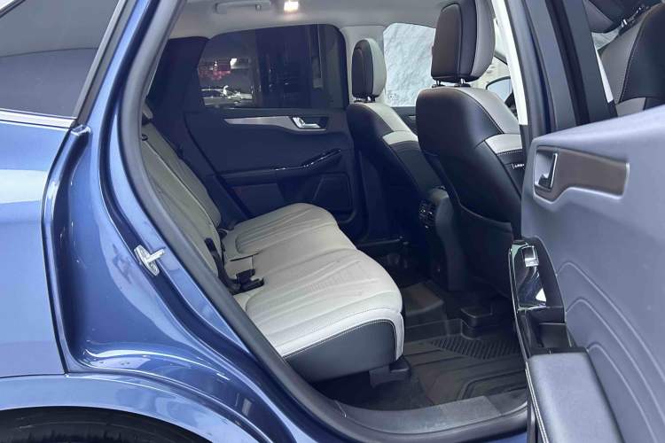 Used Ford Escape 2020 EcoBoost 245 Two-Wheel Drive Smart & Enjoyment Model Interior 4