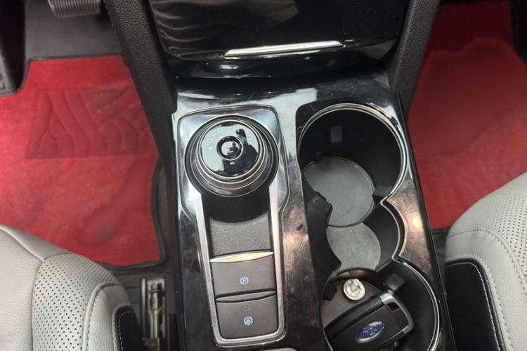 Used Ford Escape 2020 EcoBoost 245 Four-Wheel Drive Titanium Edition Interior 4