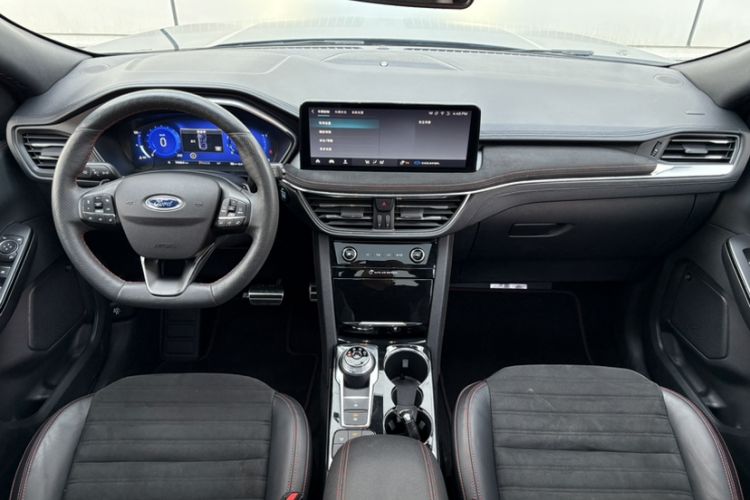 Used Ford Escape 2020 EcoBoost 245 Four-Wheel Drive ST-LINE Deluxe Edition Interior 4