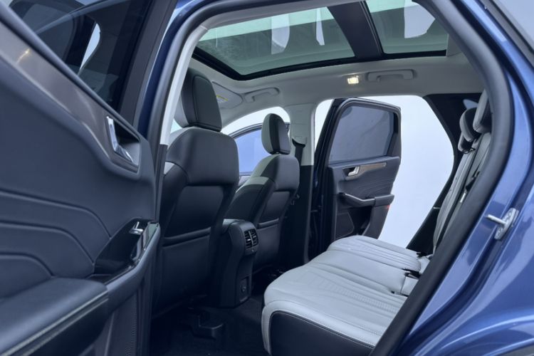 Used Ford Escape 2020 EcoBoost 245 Two-Wheel-Drive Titanium Edition Interior 4