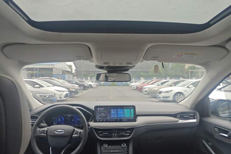 Used Ford Escape 2020 EcoBoost 245 Two-Wheel Drive Smart & Enjoyment Model Interior 4