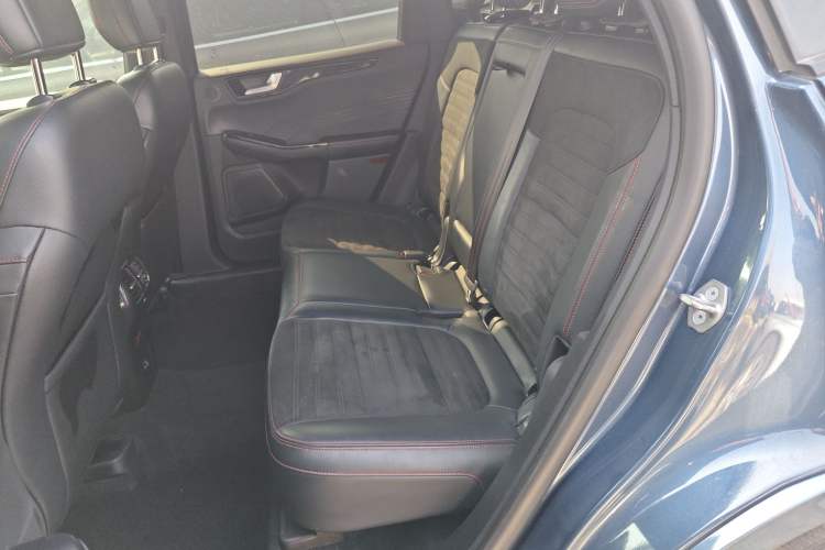 Used Ford Escape 2020 EcoBoost 245 Four-Wheel Drive ST-LINE Deluxe Edition Interior 4