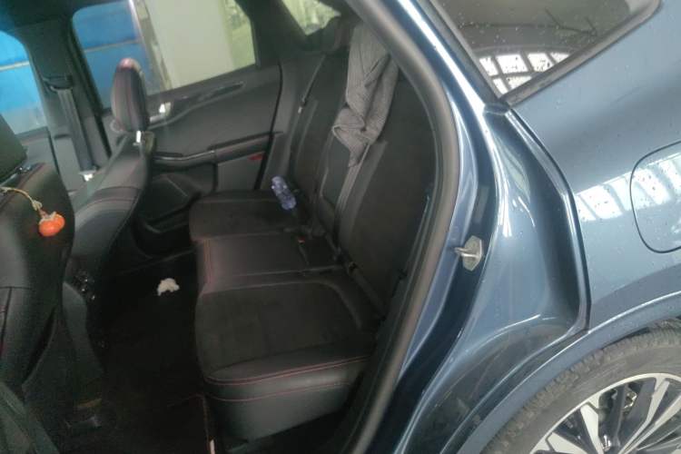 Used Ford Escape 2020 EcoBoost 245 Four-Wheel Drive ST-LINE Deluxe Edition Interior 4