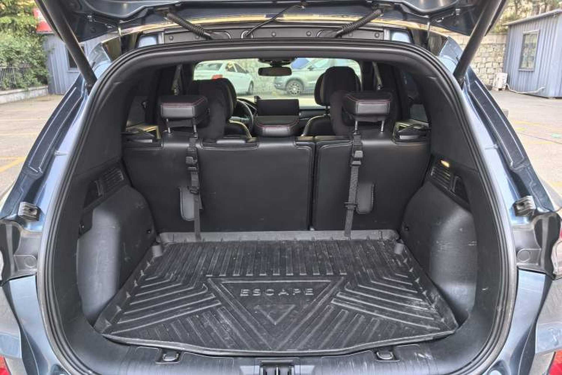 Used Ford Escape 2020 EcoBoost 245 Four-Wheel Drive ST-LINE Deluxe Edition Interior 5