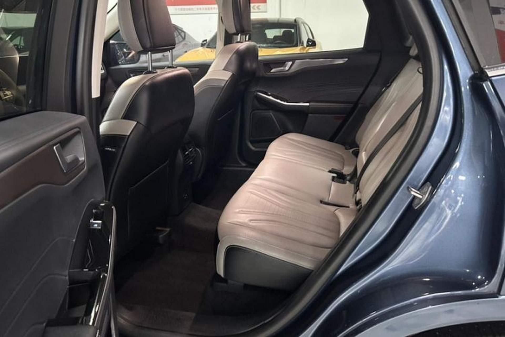 Used Ford Escape 2020 EcoBoost 245 Four-Wheel Drive Luxury Edition Interior 5