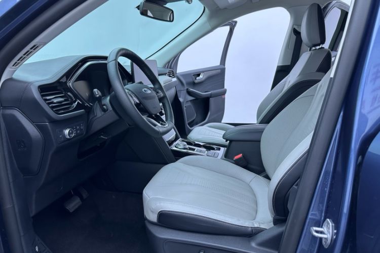 Used Ford Escape 2020 EcoBoost 245 Four-Wheel Drive Luxury Edition Interior 5