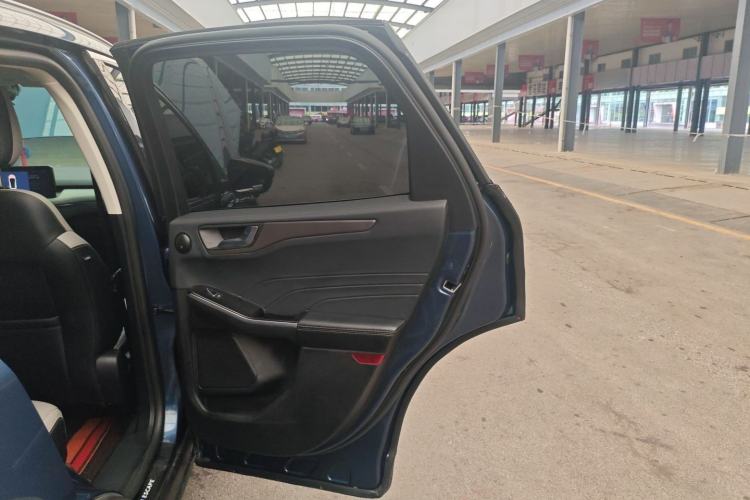 Used Ford Escape 2020 EcoBoost 245 Two-Wheel-Drive Titanium Edition Interior 6