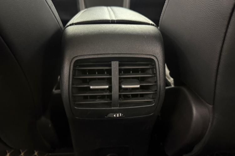 Used Ford Escape 2020 EcoBoost 245 Two-Wheel-Drive Comfort Edition Interior 6
