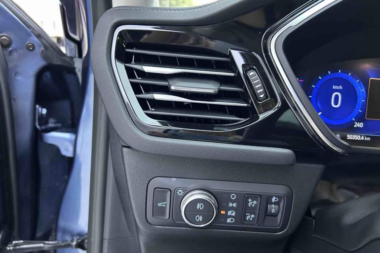 Used Ford Escape 2020 EcoBoost 245 Two-Wheel Drive Smart & Enjoyment Model Interior 6