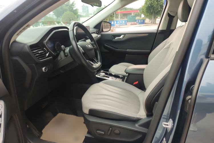 Used Ford Escape 2020 EcoBoost 245 Two-Wheel-Drive Comfort Edition Interior 6